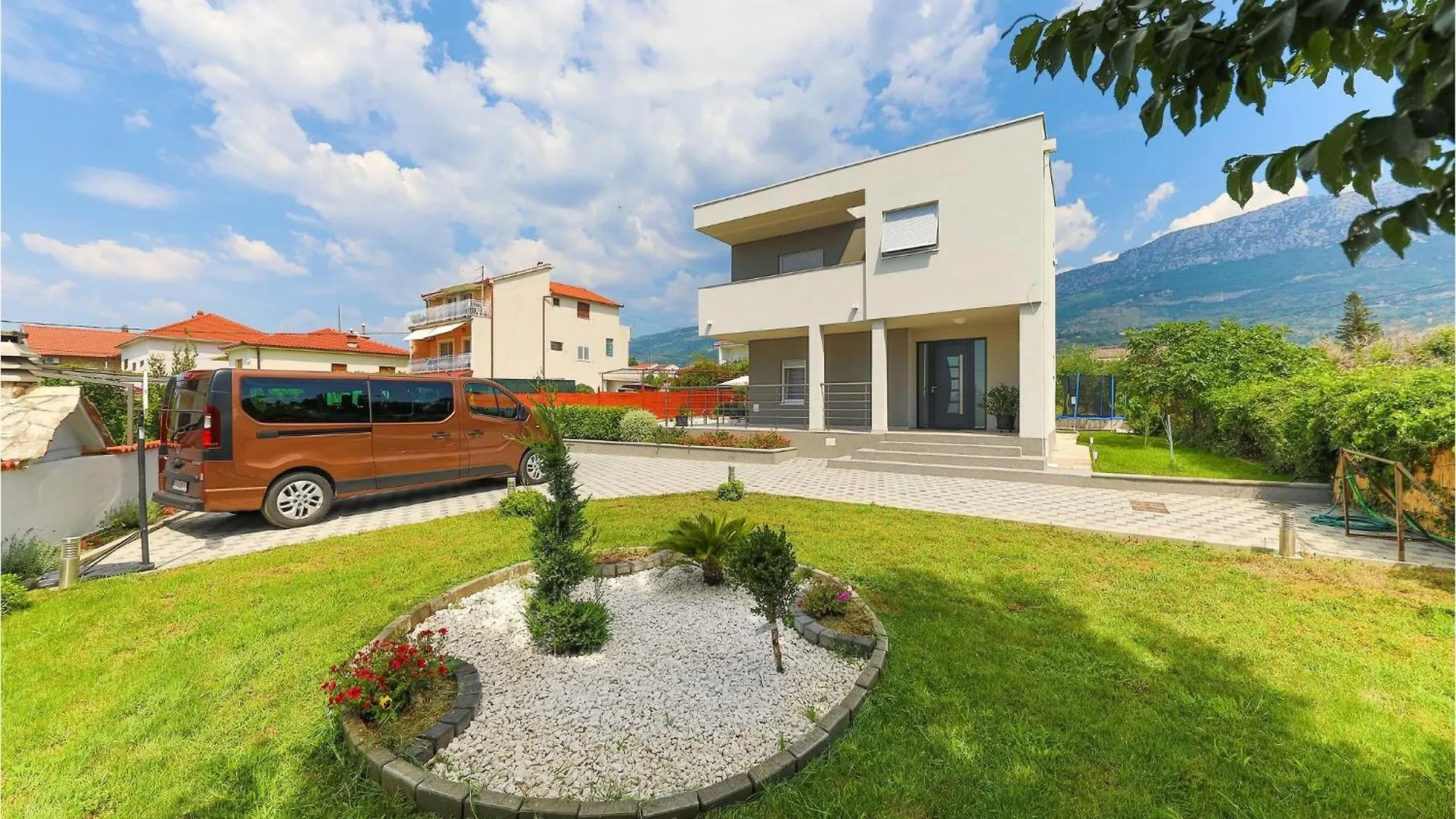 4 Bedroom Lovely Home In Kastel Kambelovac Kastela Holiday home