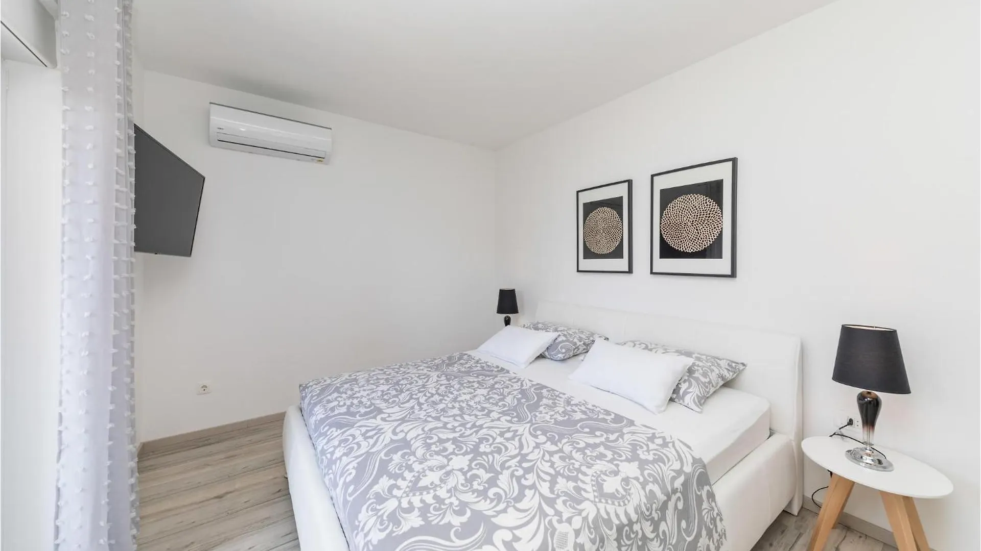4 Bedroom Lovely Home In Kastel Kambelovac Kastela 0*,  Croatia