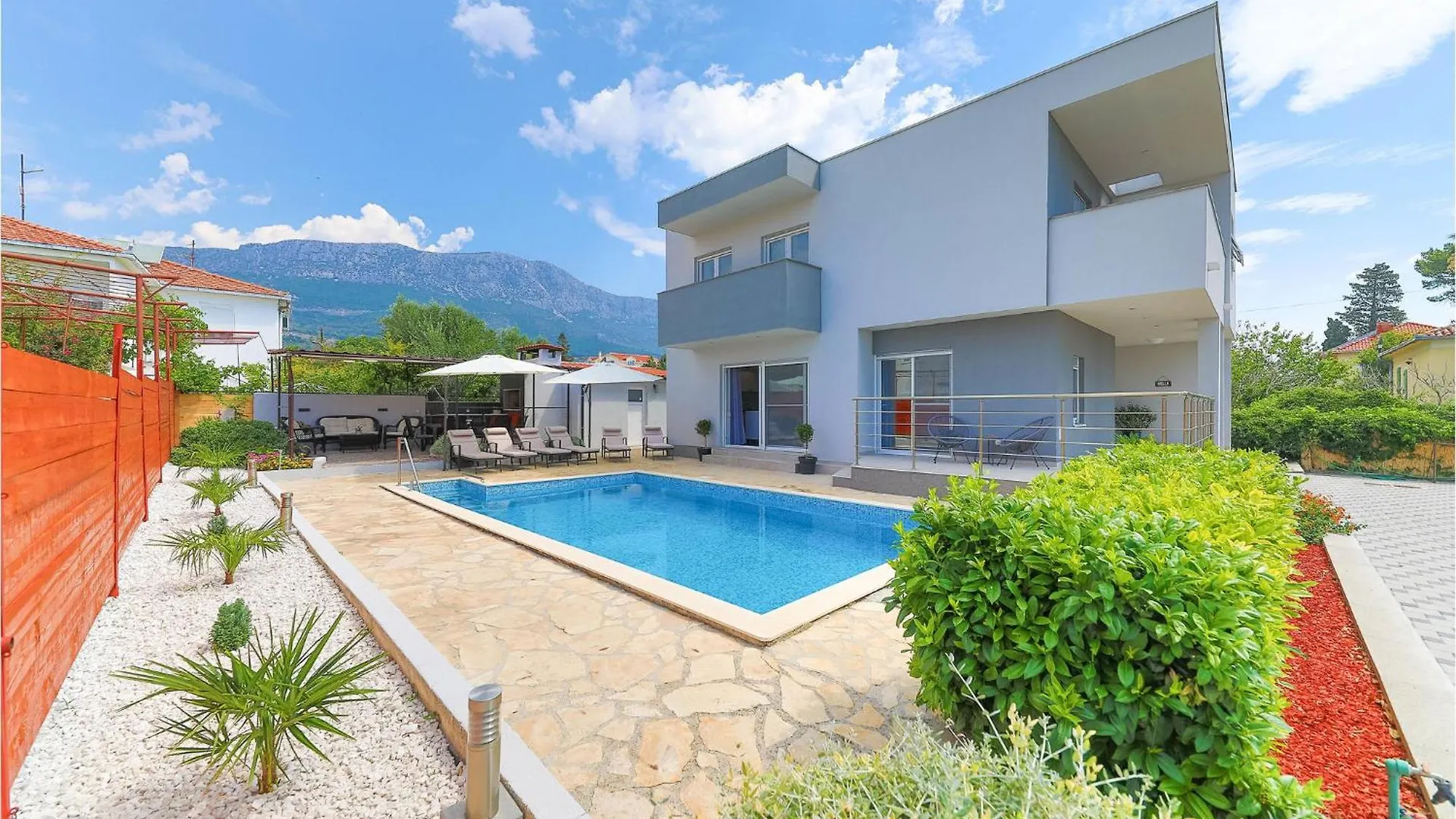 4 Bedroom Lovely Home In Kastel Kambelovac Kastela Holiday home