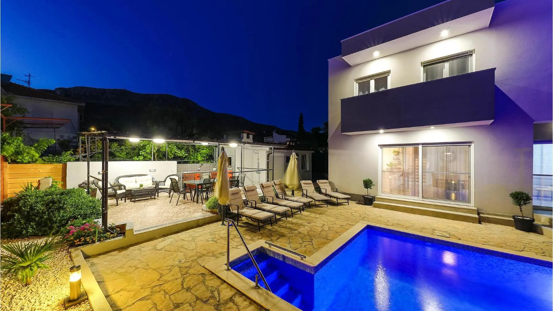 Holiday home 4 Bedroom Lovely Home In Kastel Kambelovac Kastela