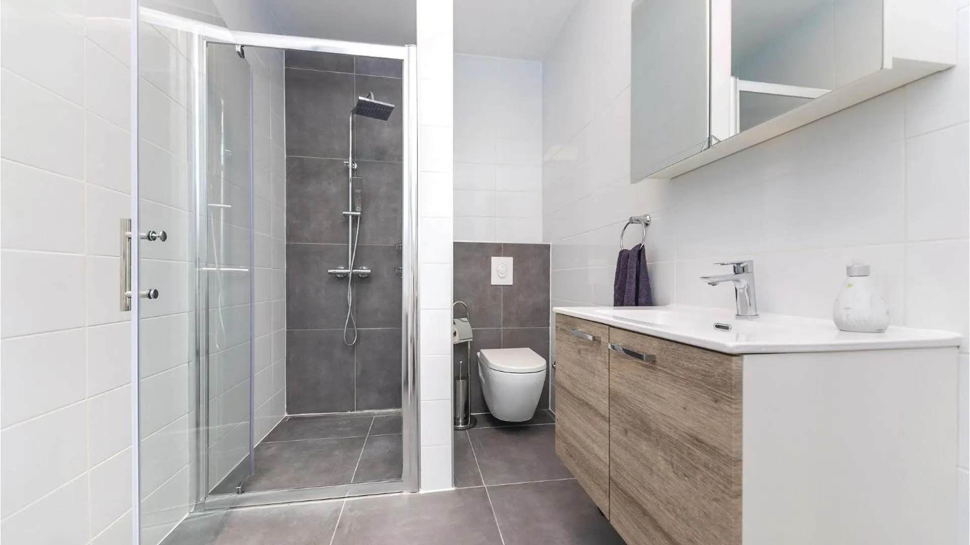 4 Bedroom Lovely Home In Kastel Kambelovac Kastela