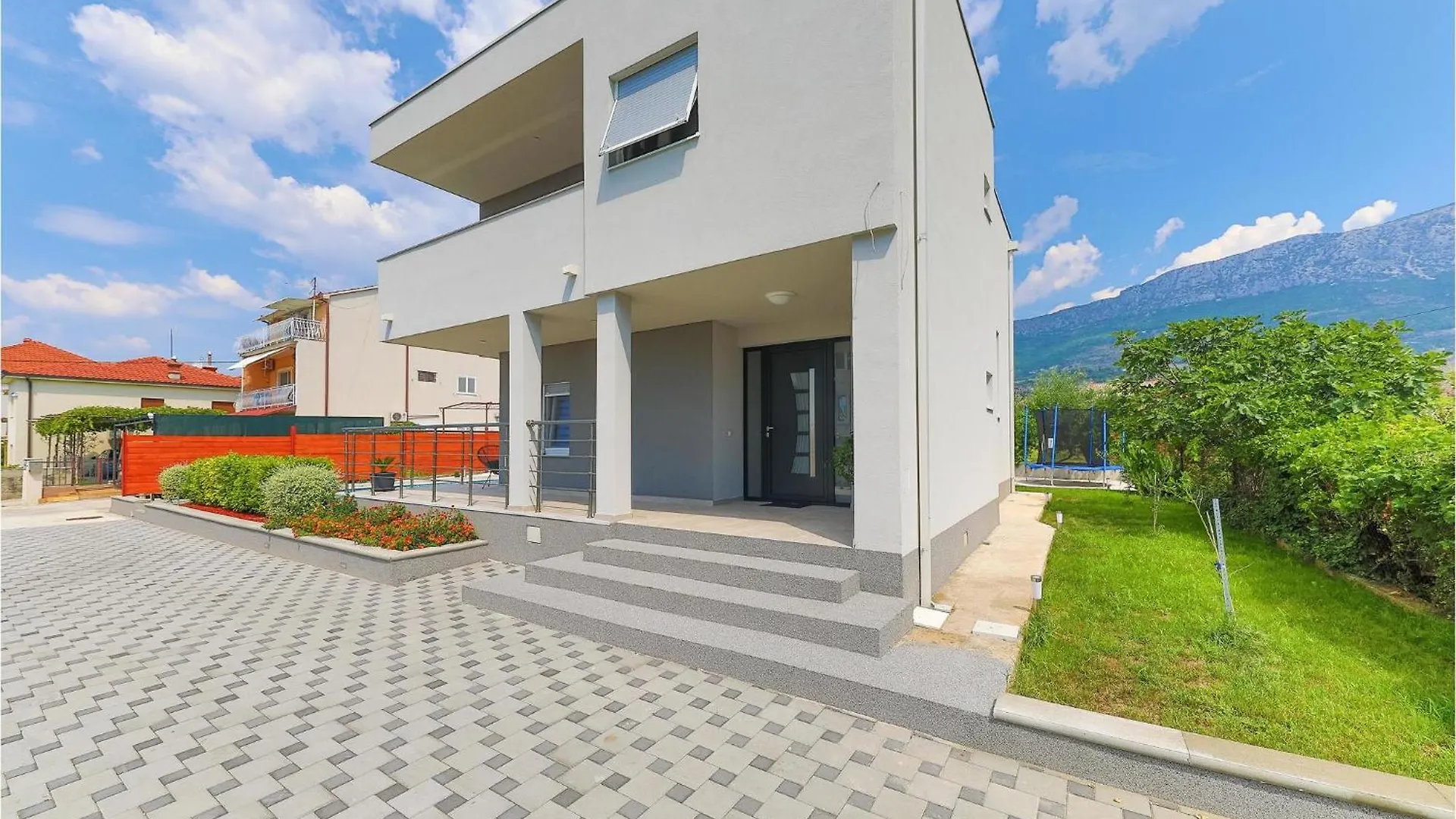 4 Bedroom Lovely Home In Kastel Kambelovac Kastela 0*,  Croatia